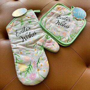Spring Cottage Oven Mitt and Pot Holder Set |Floral Kitchen Decor Pastel NWT